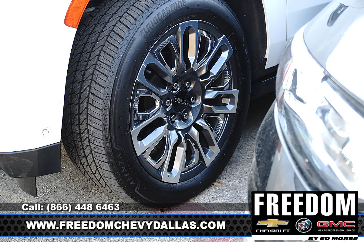 Used 2023 GMC Yukon Denali Ultimate AWD/4WD image 10
