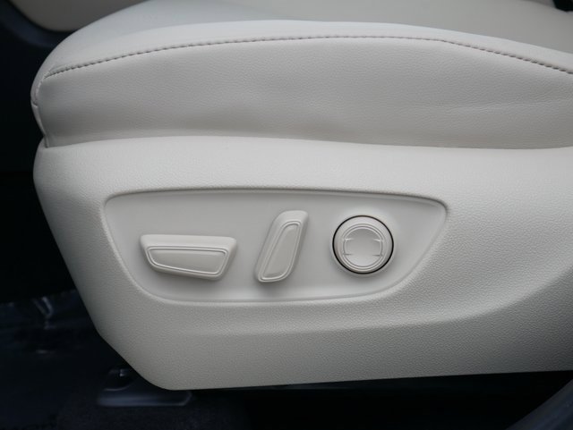 Used 2024 Toyota Highlander Platinum image 14