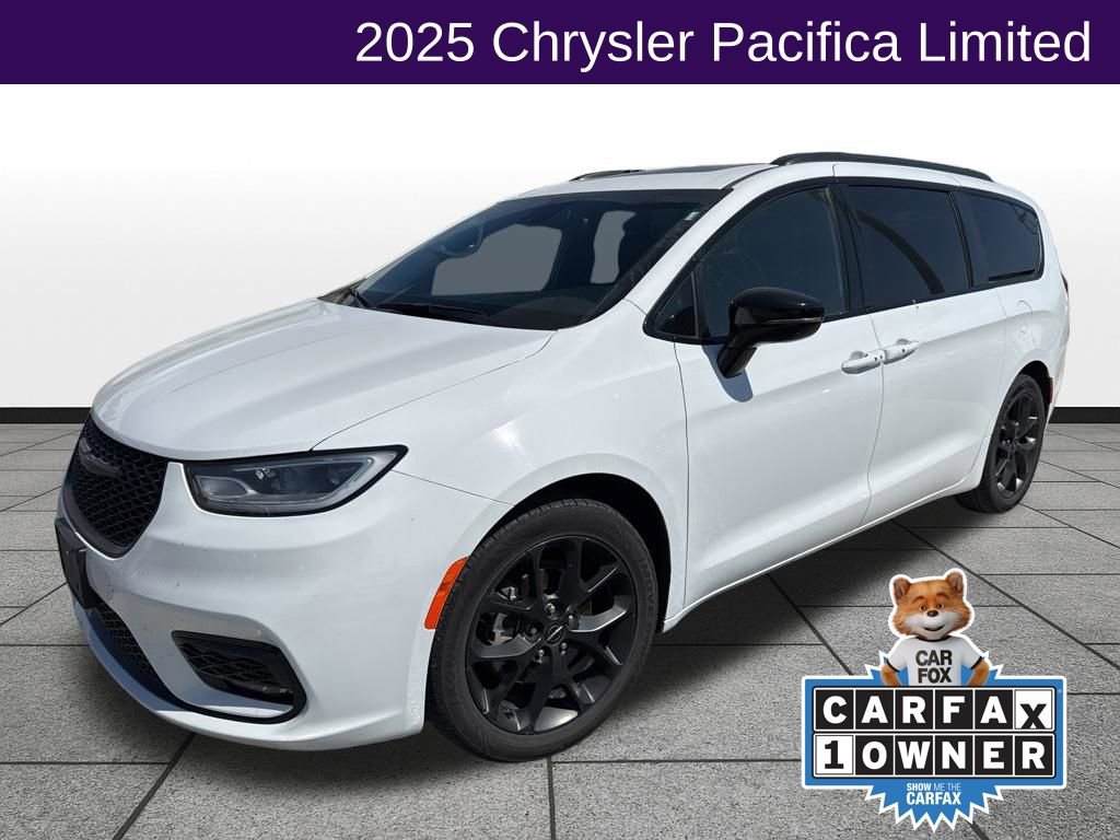 Used 2025 Chrysler Pacifica Limited image 1