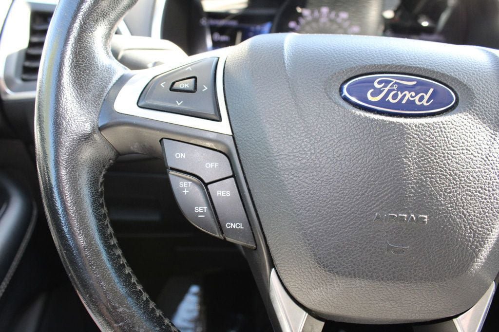 Used 2015 Ford Edge Titanium w/ Equipment Group 301A FWD image 17