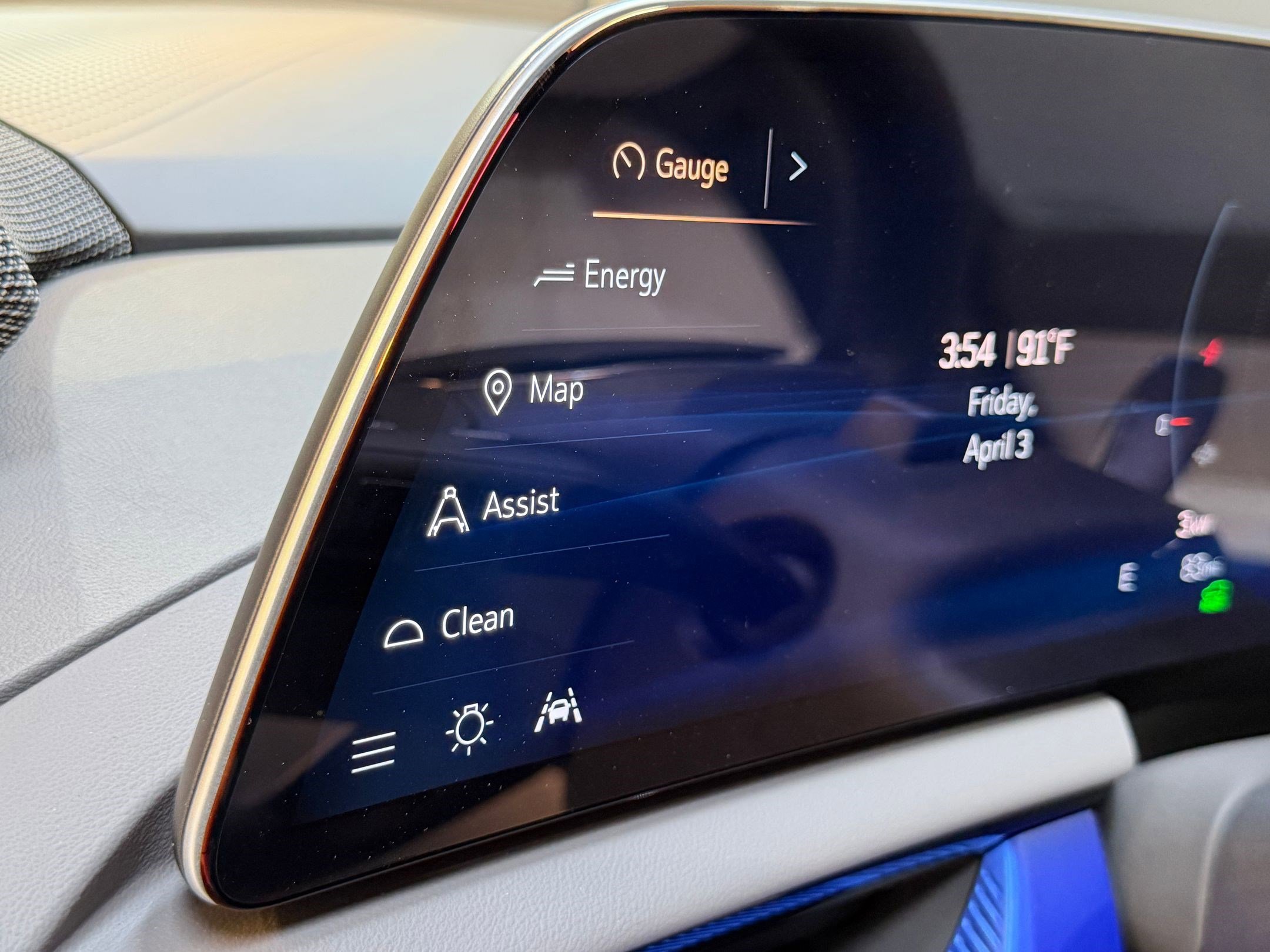 New 2025 Cadillac Optiq Sport 2 w/ LPO, Floor Liner Package image 26