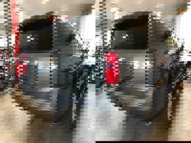 Used 2019 Chevrolet Suburban LT w/ LT Signature Package image 6