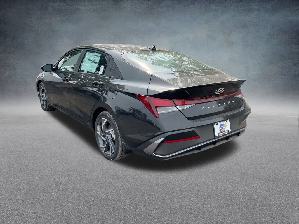 Used 2025 Hyundai Elantra Sport FWD image 30