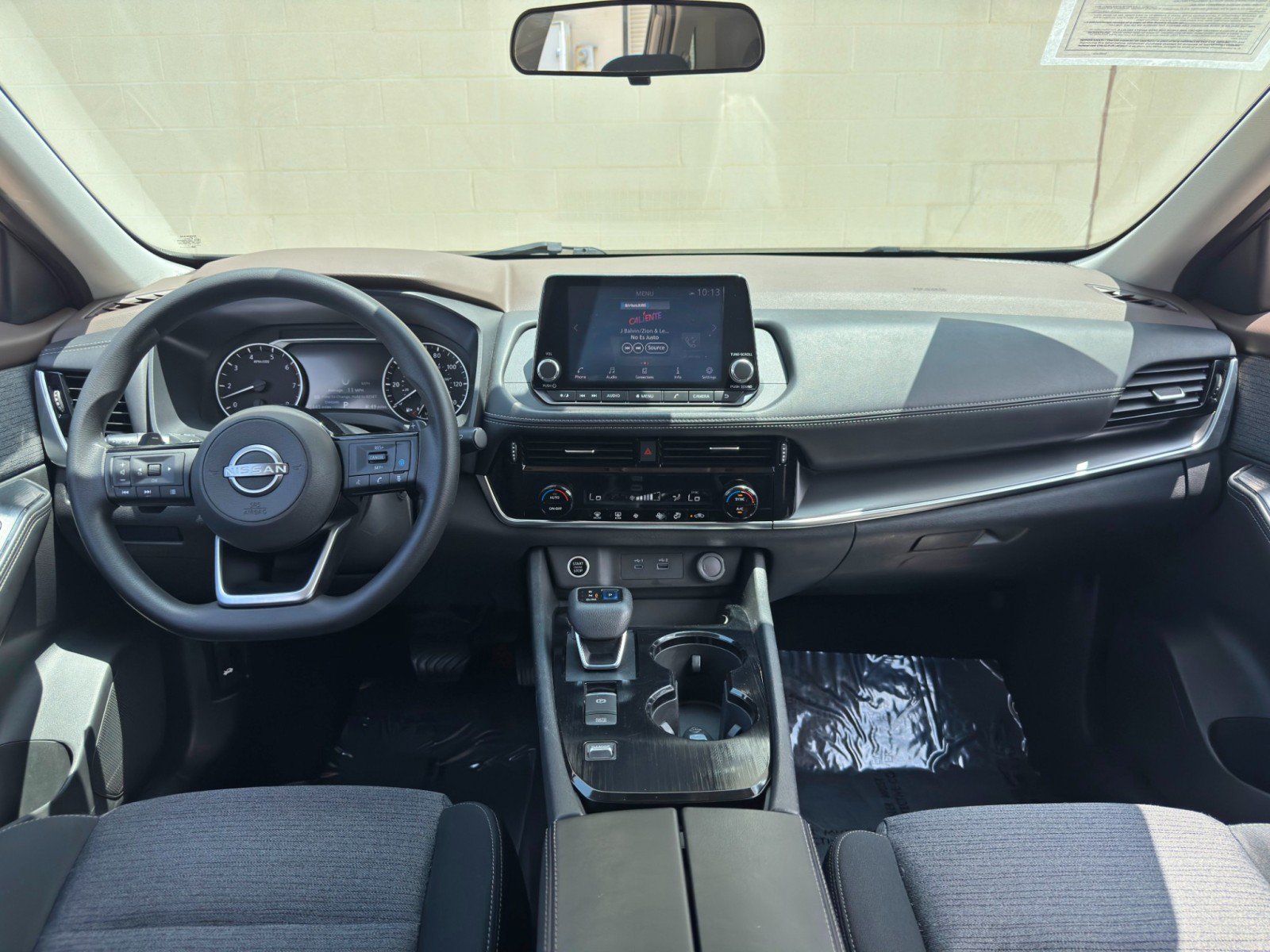 Used 2022 Nissan Rogue SV FWD image 11