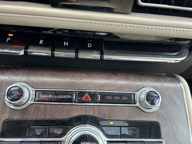 Used 2023 Lincoln Aviator Grand Touring w/ Equipment Group 301A AWD/4WD image 30