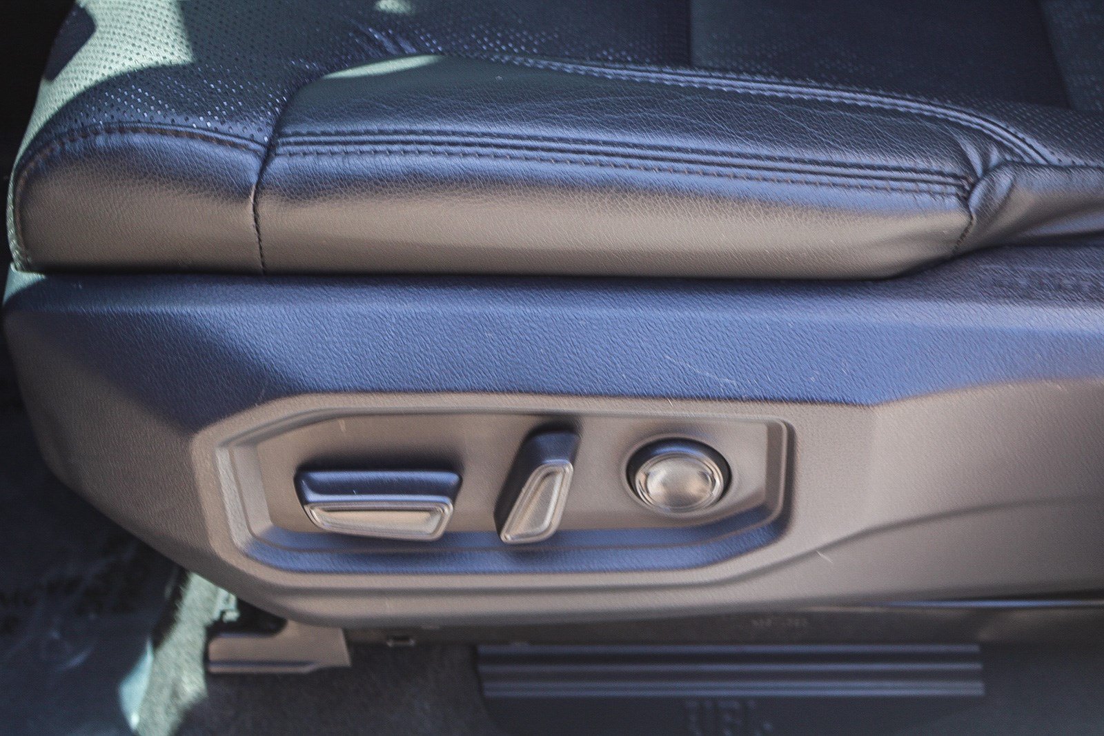Used 2024 Toyota Tundra Limited AWD/4WD image 23