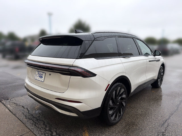 New 2026 Lincoln Nautilus Reserve AWD/4WD image 6