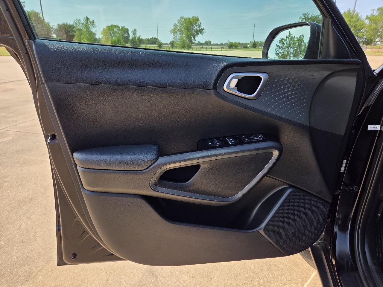 Used 2020 Kia Soul S FWD image 12