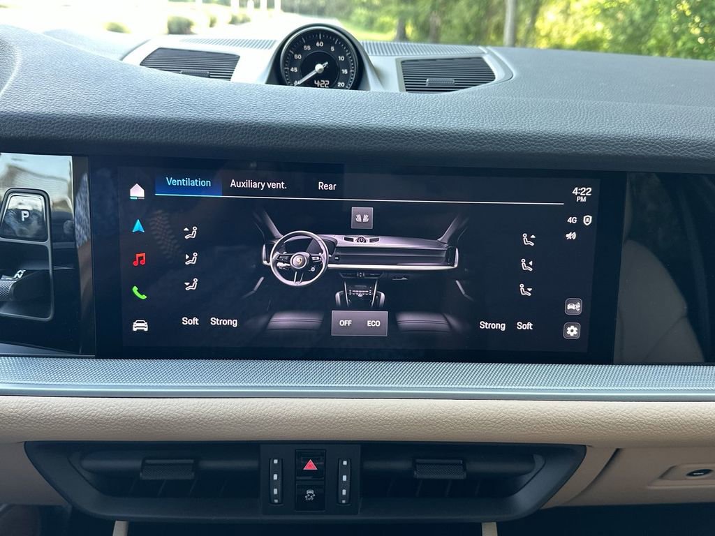 New 2025 Porsche Cayenne Coupe image 23