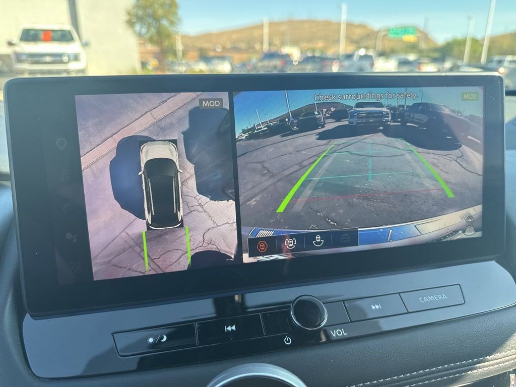 Used 2025 Nissan Rogue Platinum w/ Tech Package image 9