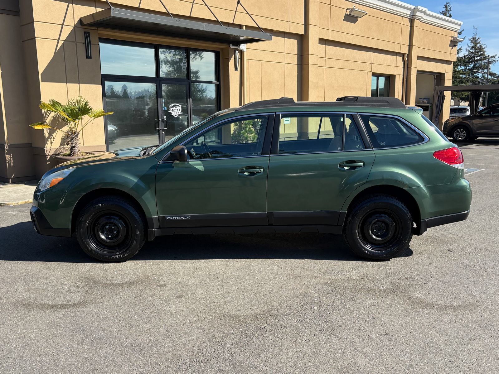 Used 2014 Subaru Outback 2.5i AWD/4WD image 6