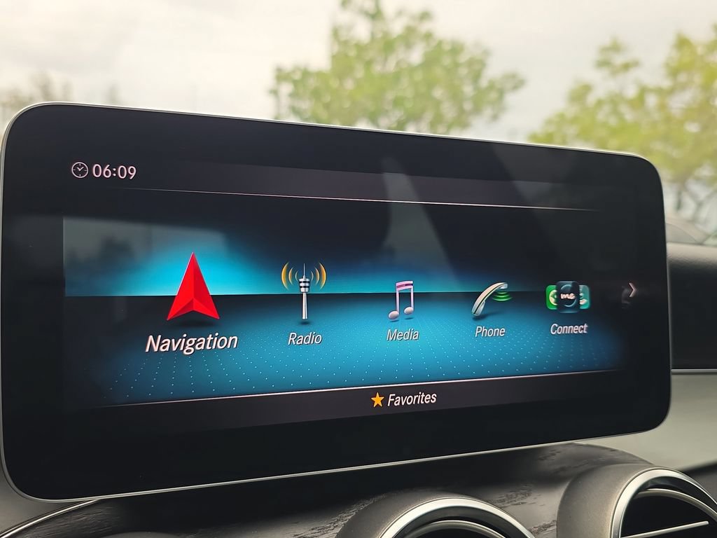 Used 2019 Mercedes-Benz C 300 Sedan w/ AMG Line image 31