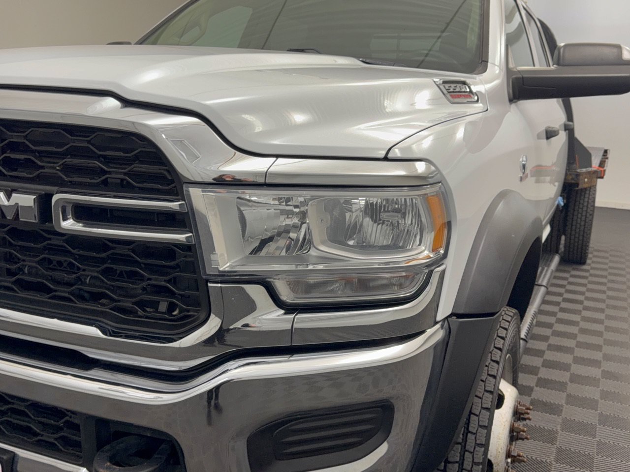 Used 2020 RAM 5500 Tradesman w/ Chrome Appearance Group AWD/4WD image 12