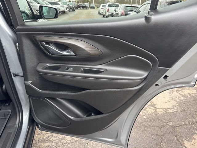 Used 2023 GMC Terrain SLE w/ Driver Convenience Package image 22