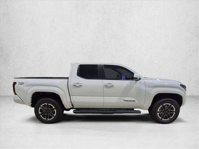 Used 2026 Toyota Tacoma TRD Sport w/ TRD Sport Upgrade Package AWD/4WD image 4