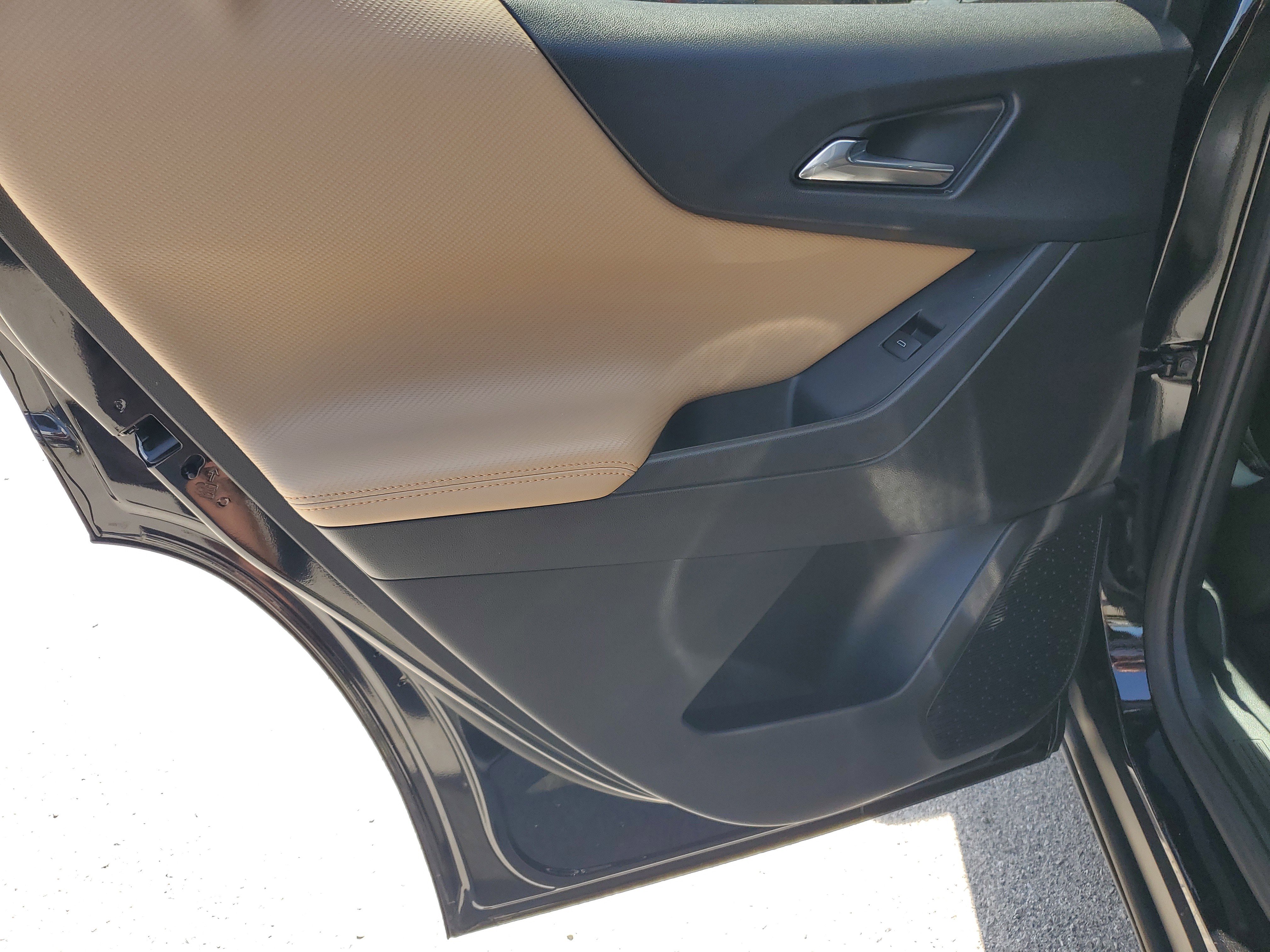 Used 2025 Chevrolet Equinox ACTIV AWD/4WD image 30