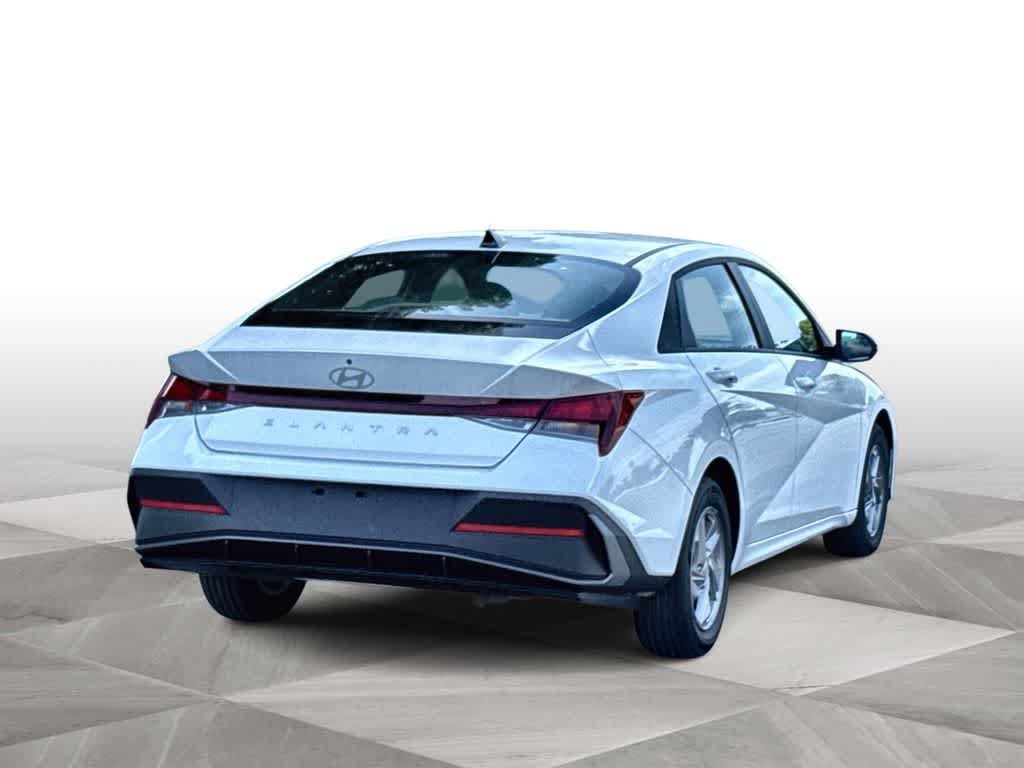 New 2026 Hyundai Elantra SE FWD image 8