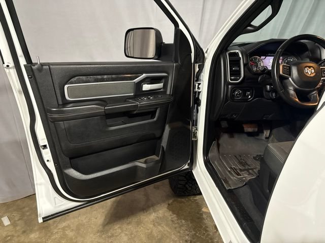 Used 2022 RAM 3500 Big Horn w/ Level C Equiment Group AWD/4WD image 2