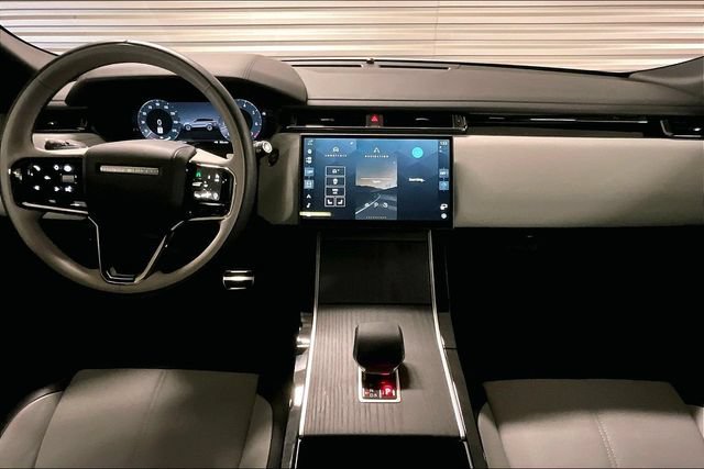 Certified 2026 Land Rover Range Rover Velar Dynamic SE AWD/4WD image 18