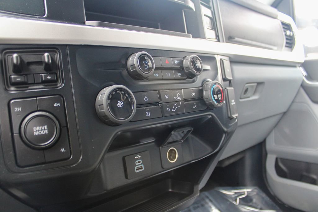 Used 2025 Ford F250 XLT image 7