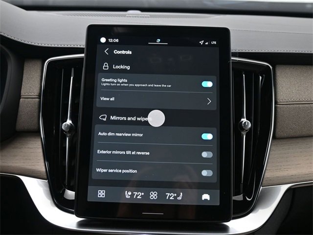 New 2026 Volvo XC90 B6 Plus w/ Protection Package Premier image 18