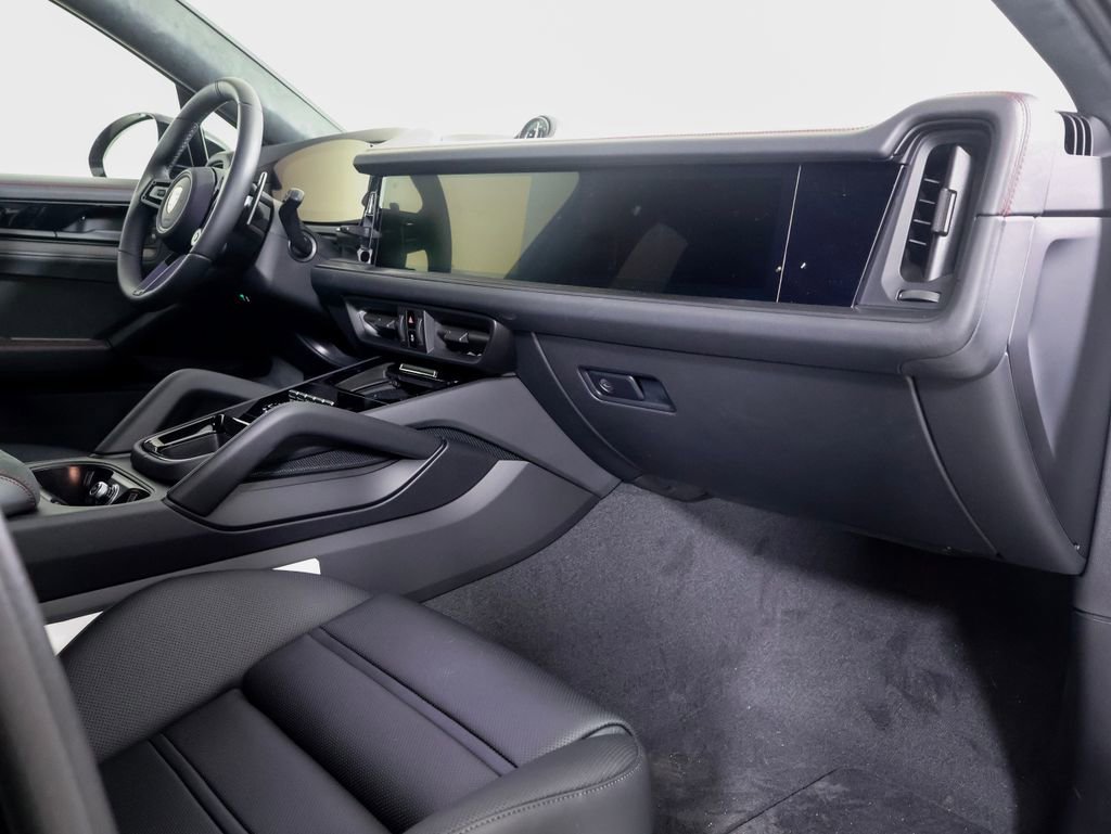 New 2026 Porsche Cayenne GTS image 11