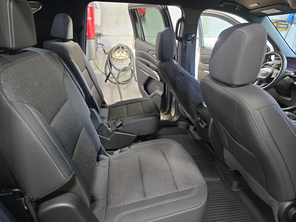 Used 2024 Chevrolet Traverse LT w/ LPO, Floor Liner Package AWD/4WD image 13