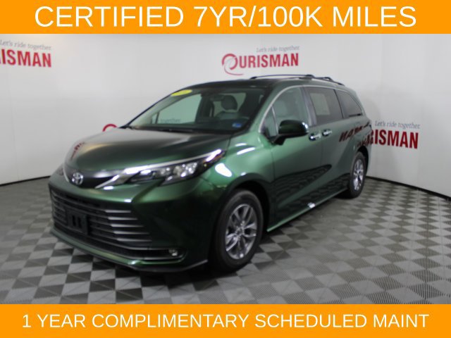 Used 2026 Toyota Sienna XLE AWD/4WD image 2