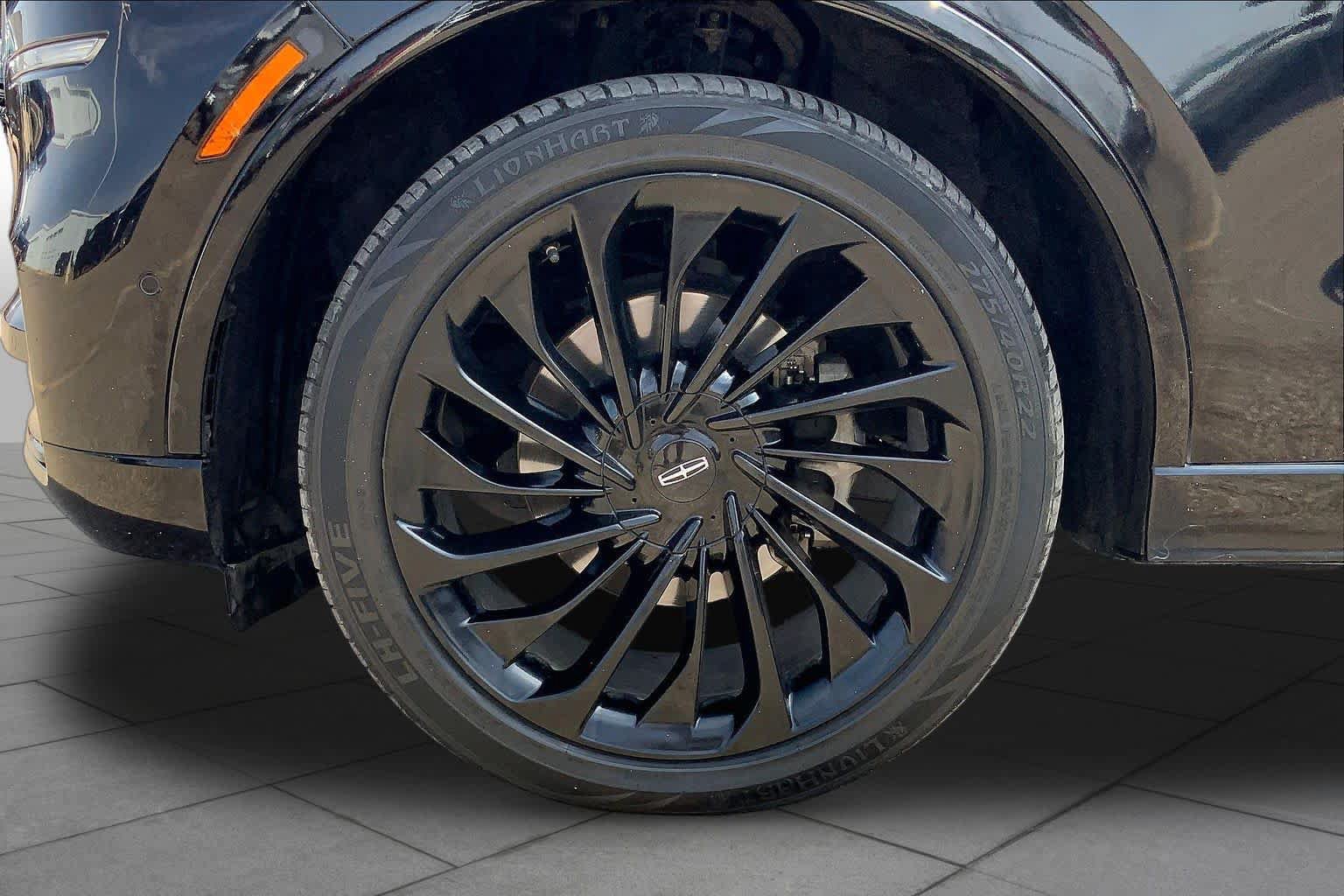 Used 2021 Lincoln Aviator Reserve w/ Equipment Group 210A AWD/4WD image 11