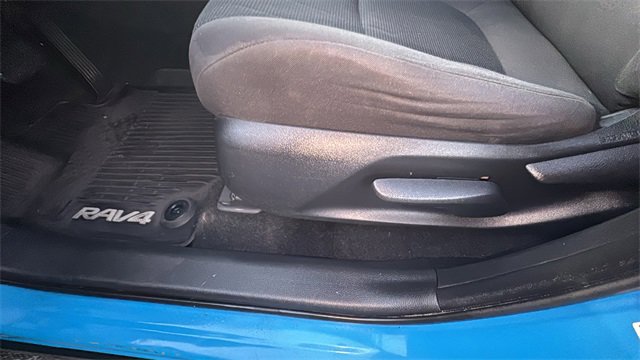 Used 2019 Toyota RAV4 LE image 24