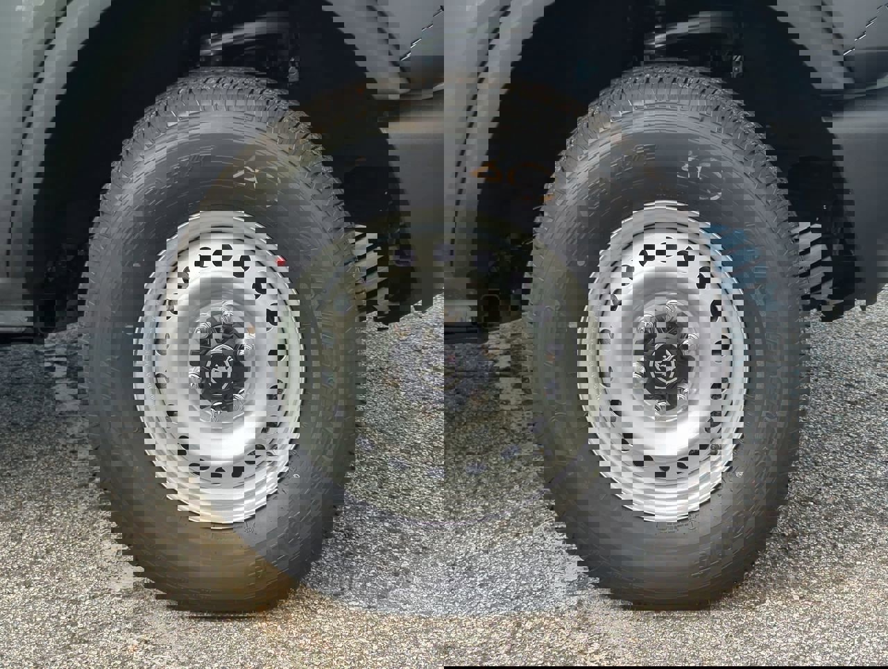 New 2025 Ford Bronco 4-Door image 9