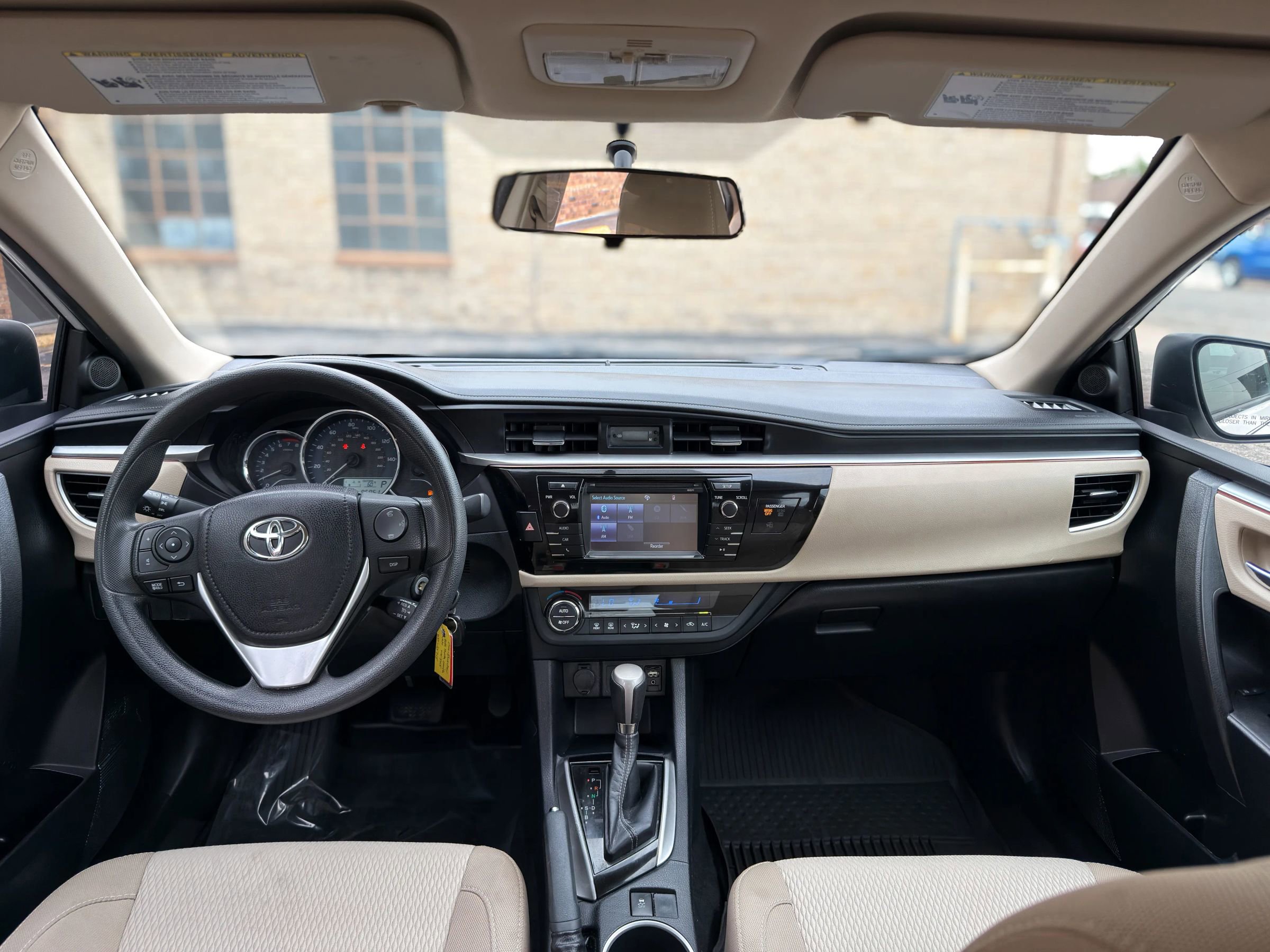 Used 2016 Toyota Corolla LE FWD image 10