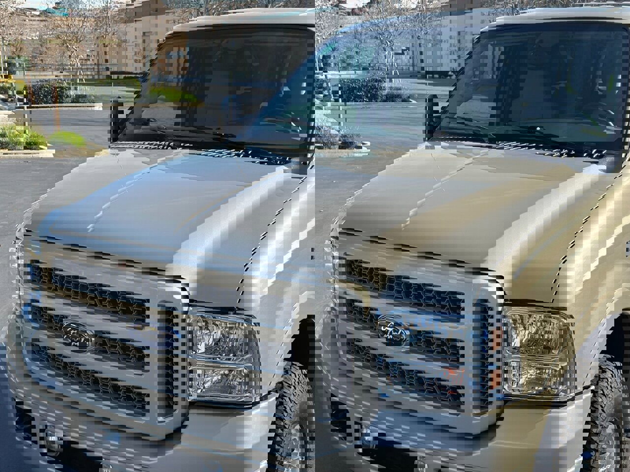 Used 2005 Ford Excursion Limited image 8