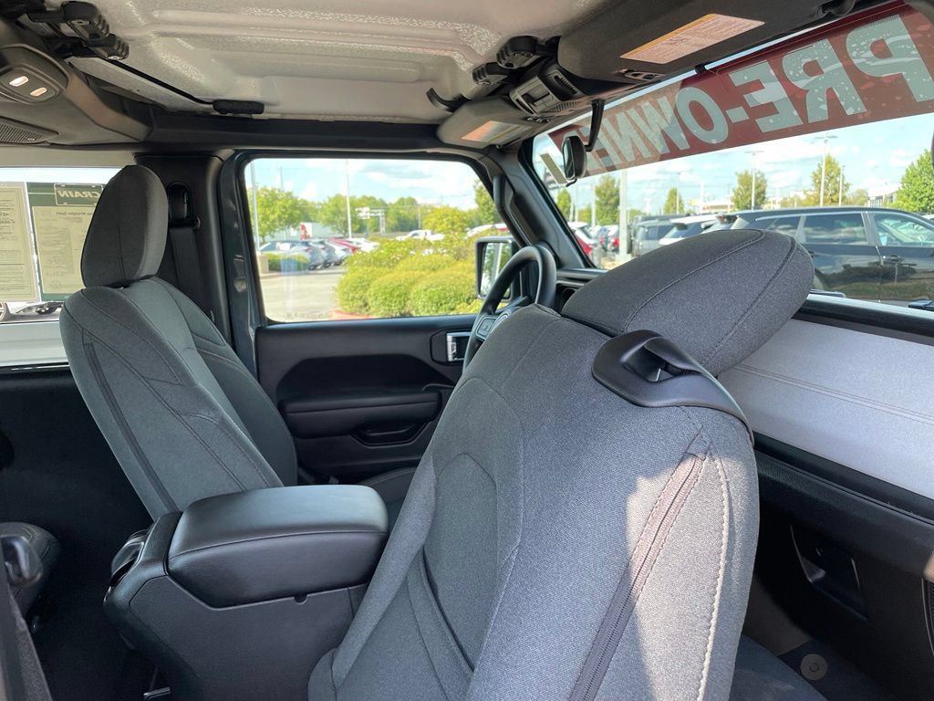 Used 2026 Jeep Wrangler Sport AWD/4WD image 25