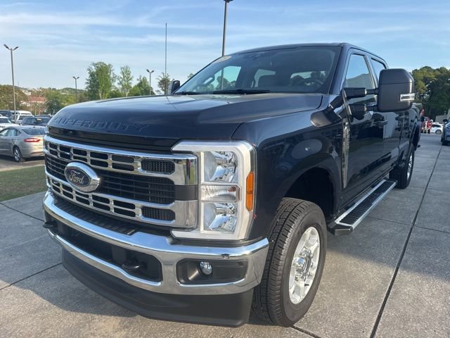 Used 2025 Ford F350 XLT w/ 360-Degree Camera Package AWD/4WD image 3