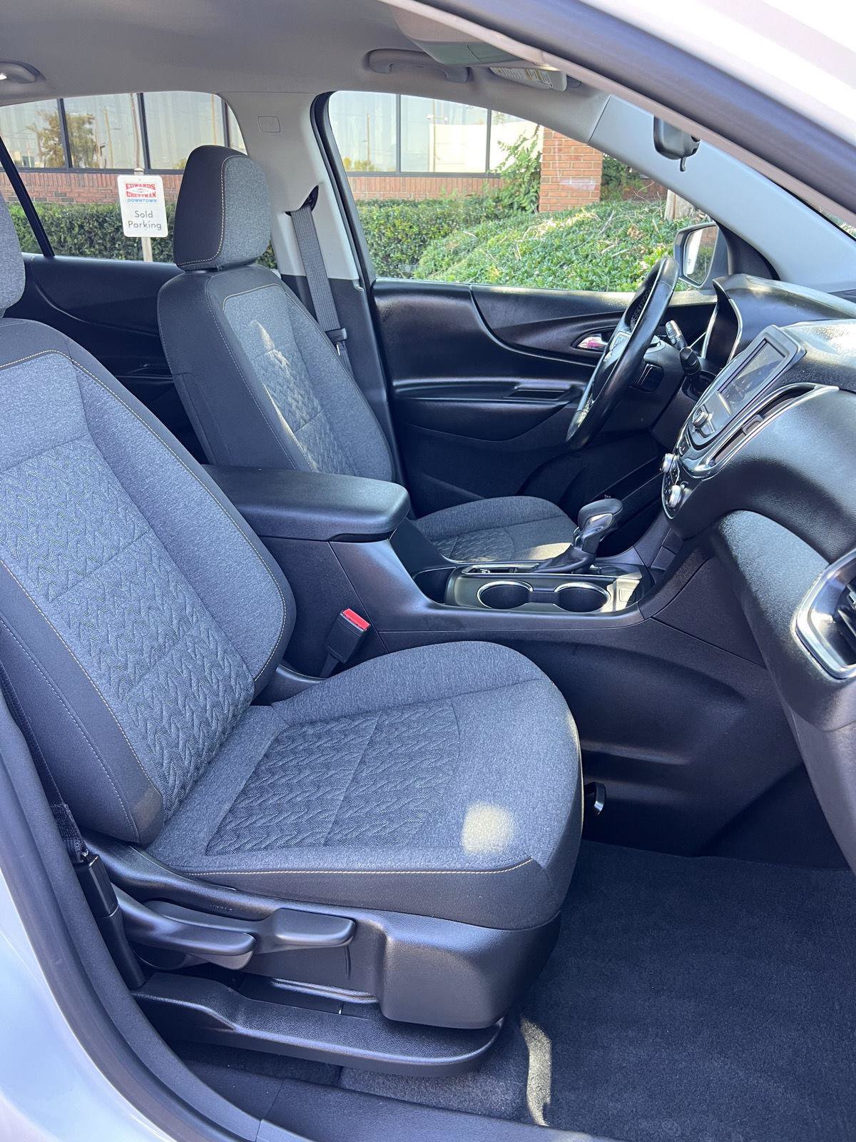 Used 2024 Chevrolet Equinox LT FWD image 37