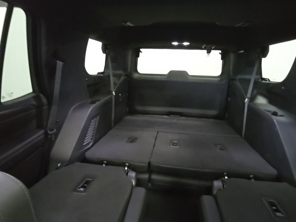 Used 2022 Chevrolet Tahoe Z71 w/ Luxury Package image 20