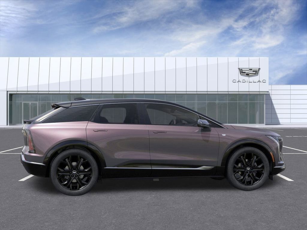 New 2025 Cadillac Optiq Luxury 2 w/ LPO, ONYX Package image 5