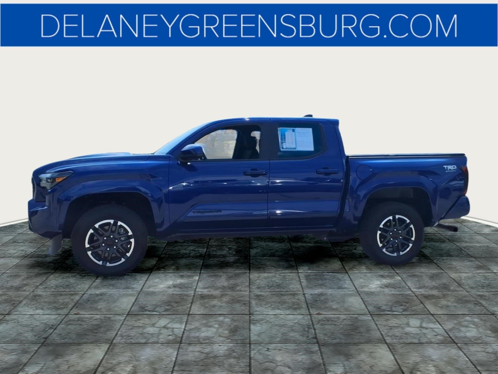 Used 2025 Toyota Tacoma TRD Sport AWD/4WD image 6