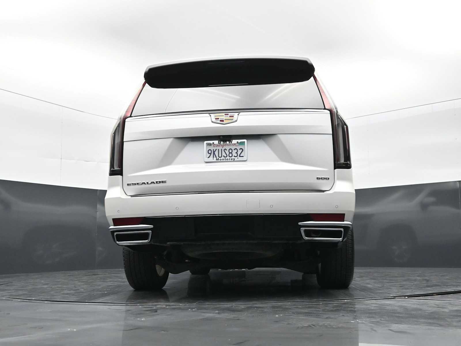Used 2024 Cadillac Escalade Premium Luxury w/ Performance Package AWD/4WD image 31
