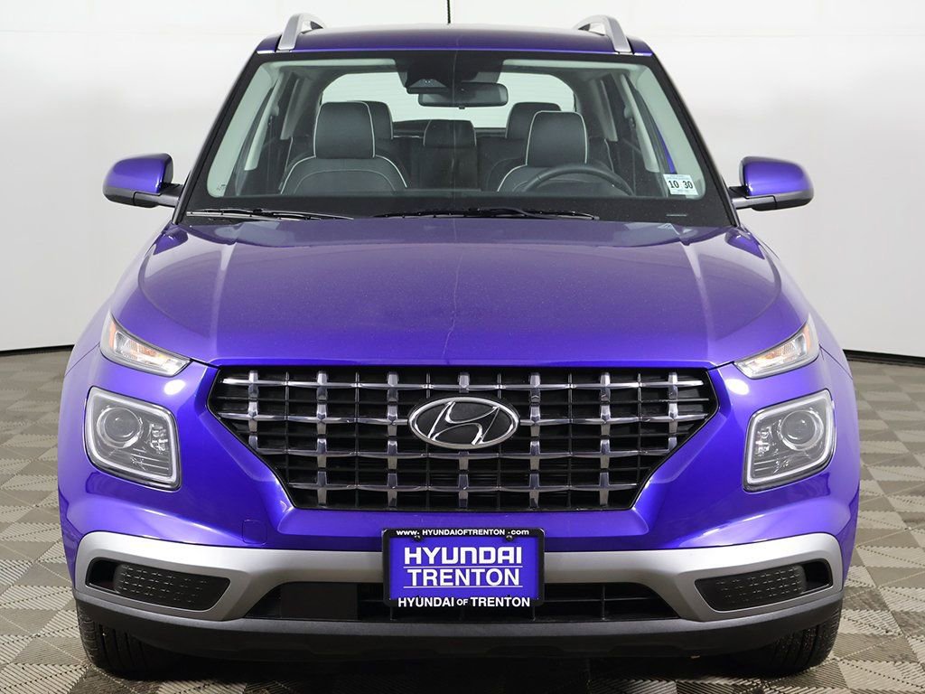 Certified 2025 Hyundai Venue Limited image 10