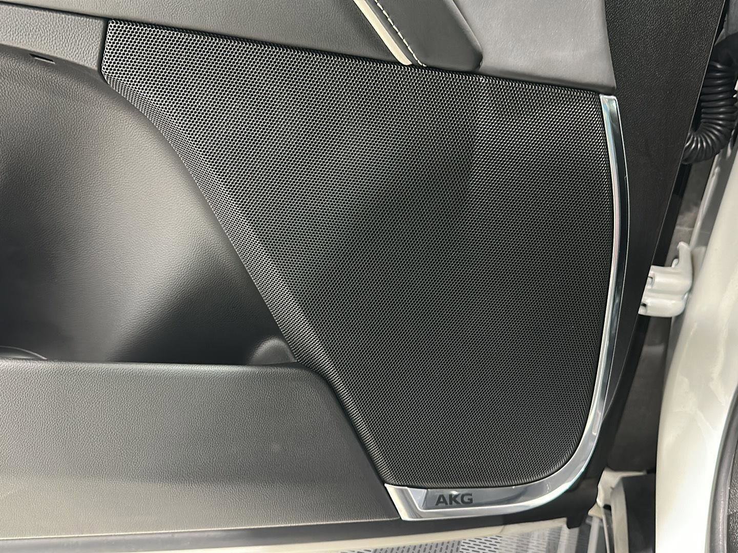 Used 2023 Cadillac Escalade ESV Sport Platinum AWD/4WD image 23