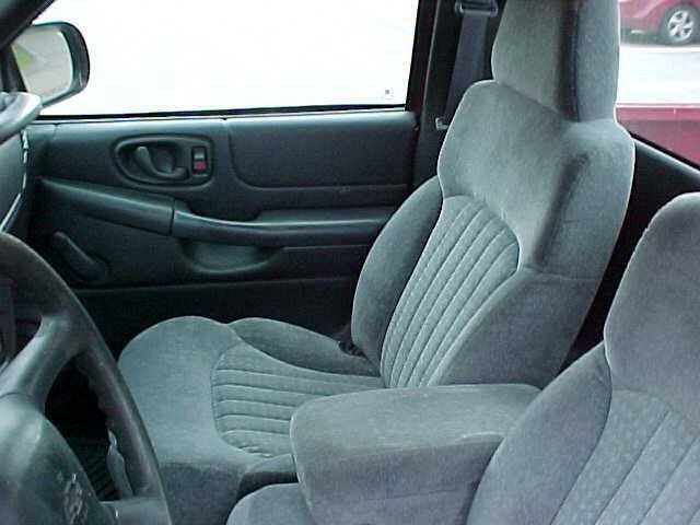 Used 2002 Chevrolet S10 Pickup 2WD Regular Cab image 28