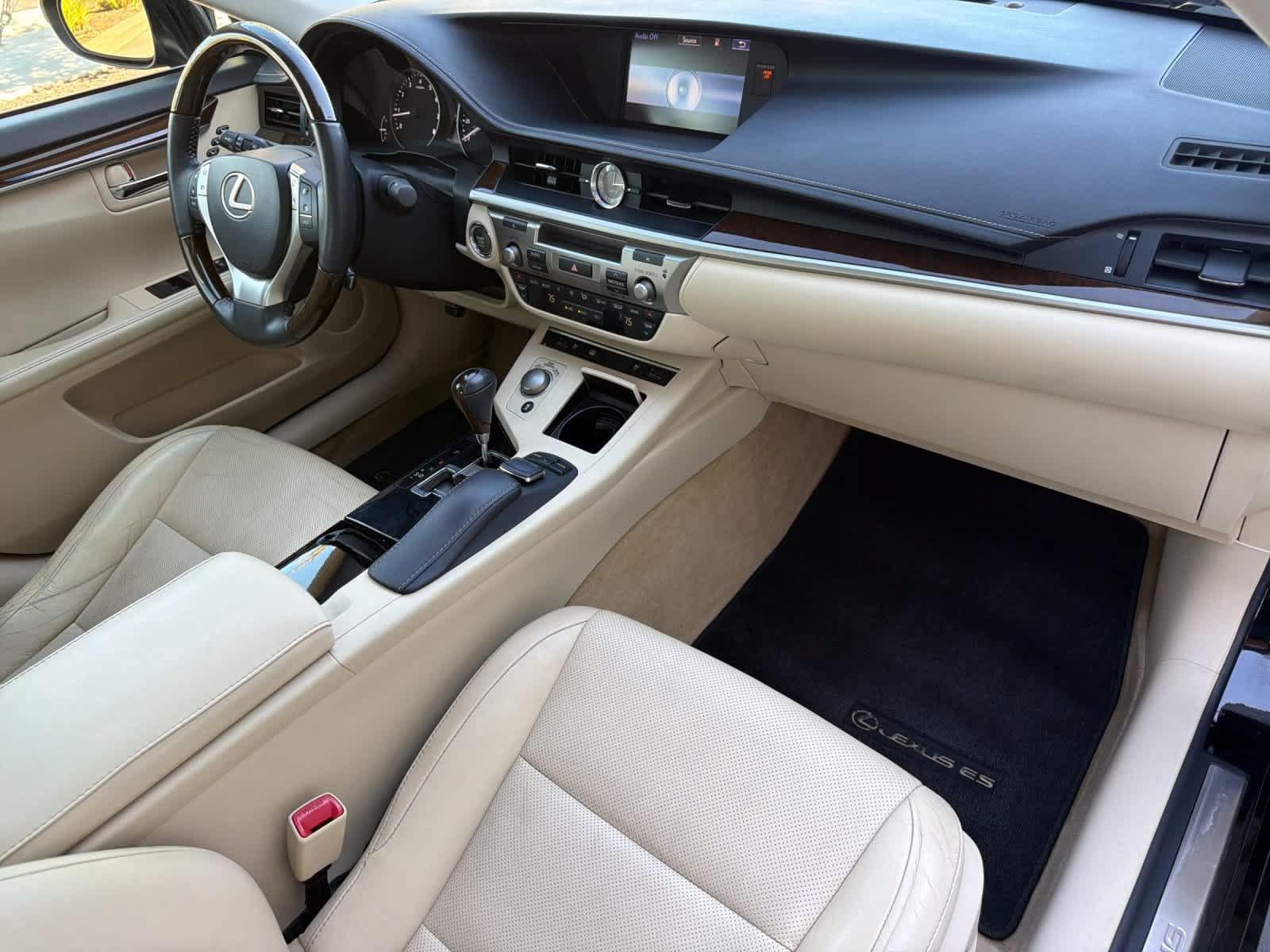 Used 2015 Lexus ES 350 w/ Luxury Package FWD image 15