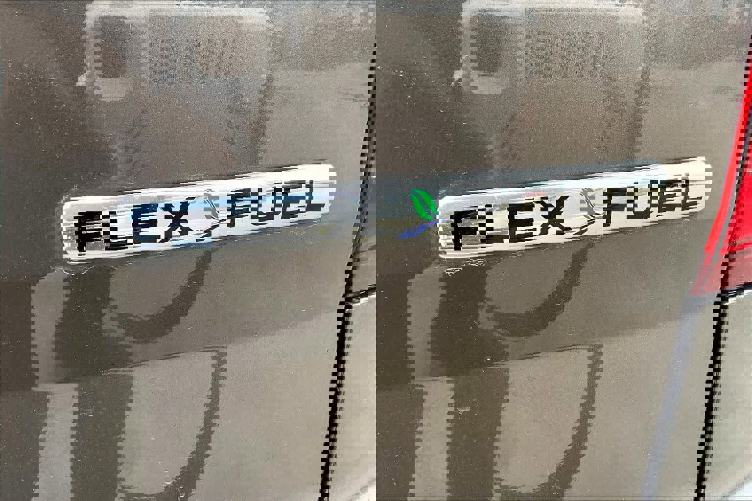 Used 2015 Ford Explorer XLT w/ Equipment Group 202A image 10