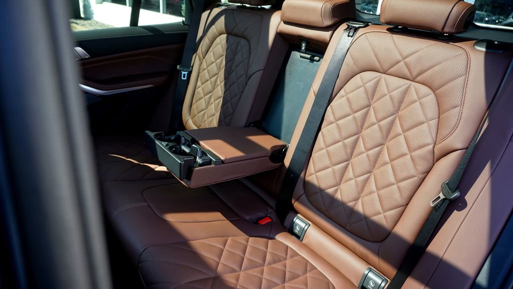 New 2026 BMW X5 xDrive50e image 13