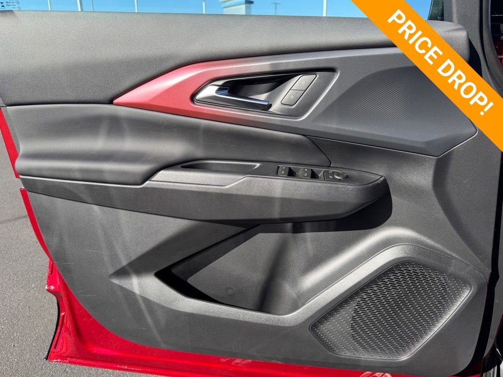 New 2026 Chevrolet Equinox EV RS image 9