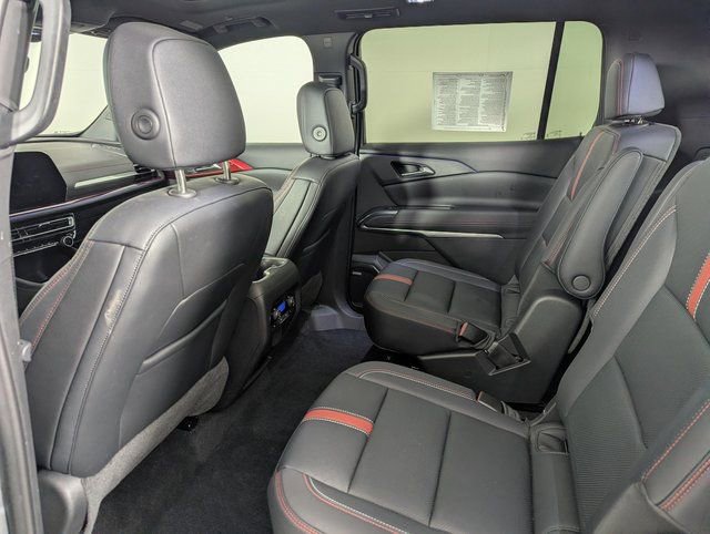 Used 2024 Chevrolet Traverse RS image 17