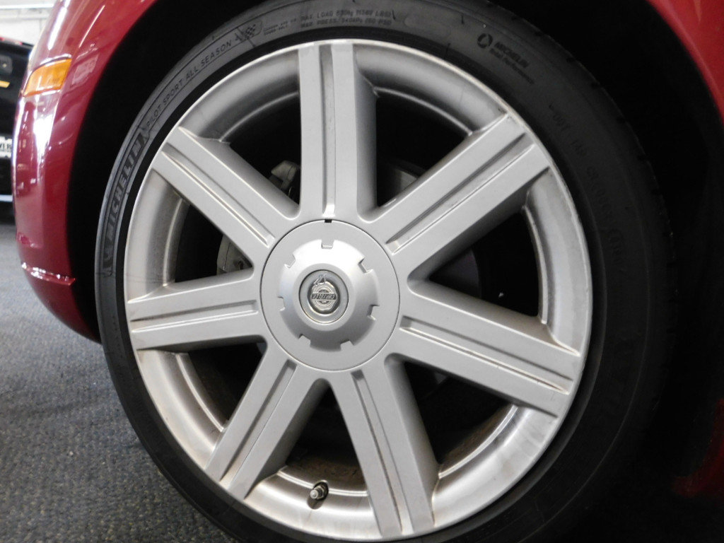 Used 2005 Chrysler Crossfire Limited image 25