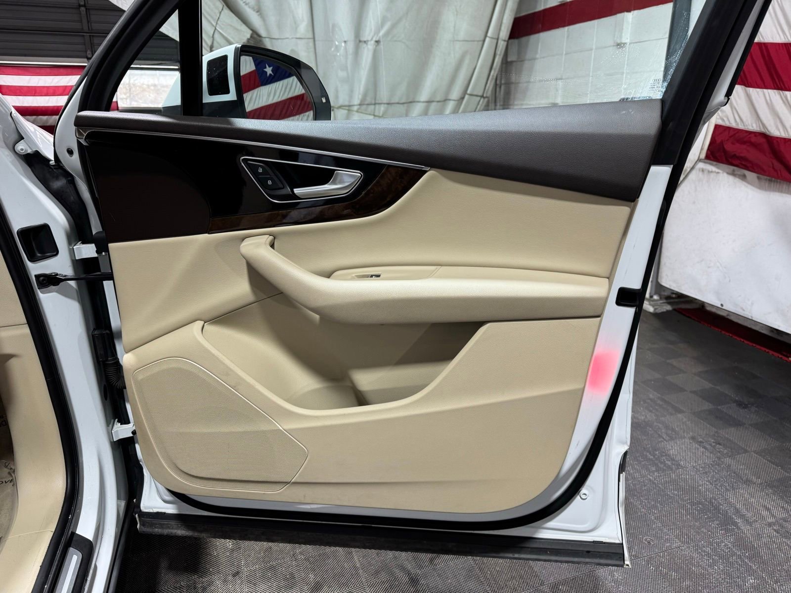 Used 2017 Audi Q7 3.0T Premium Plus image 22